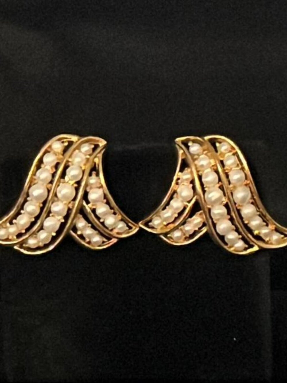 Vintage 1950's Trifari Gold Tone Asymmetrical Clip-On Earrings